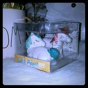 Magical Unicorn salt and pepper shakers